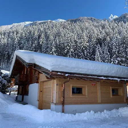 Let Us Discover Chamonix, A Winter Which Keeps On Fascinating Visitors ! Domek alpejski Chamonix