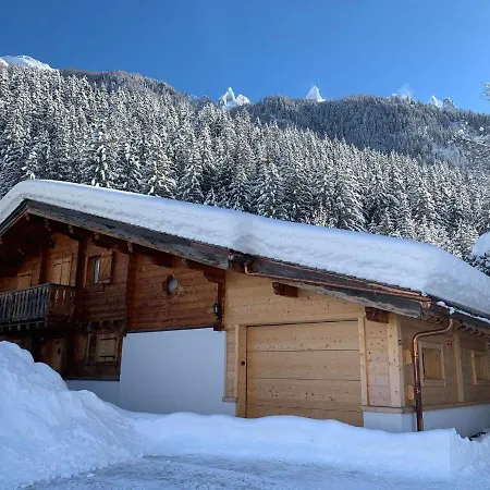 Domek alpejski Let Us Discover Chamonix, A Winter Which Keeps On Fascinating Visitors ! Chamonix