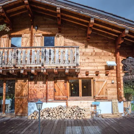 Let Us Discover Chamonix, A Winter Which Keeps On Fascinating Visitors ! *