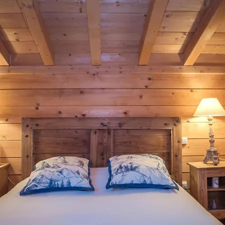 Domek alpejski Let Us Discover Chamonix, A Winter Which Keeps On Fascinating Visitors ! *