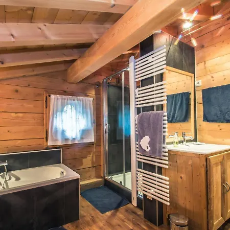 Domek alpejski Let Us Discover Chamonix, A Winter Which Keeps On Fascinating Visitors !