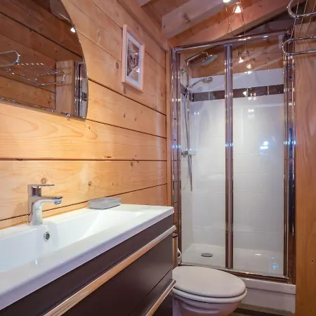 Let Us Discover Chamonix, A Winter Which Keeps On Fascinating Visitors ! *